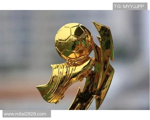 足球奖杯的荣耀与梦想探寻足球世界的辉煌成就与传奇故事 足球奖杯的荣耀与梦想探寻足球世界的辉煌成就与传奇故事
